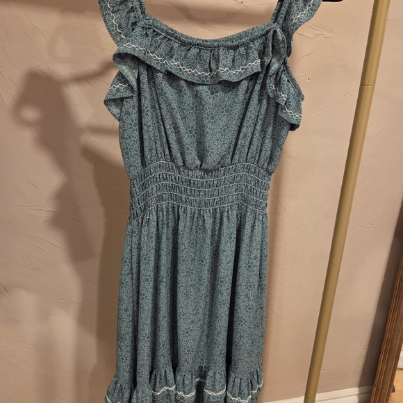 Summery Green Ruffle Dress - Picture 2 of 6